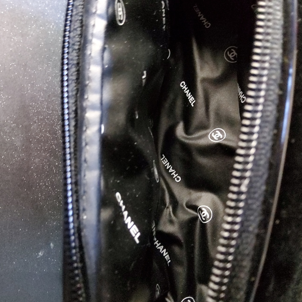 Chanel Parfums Black Velvet Pouch - Picture 7 of 8